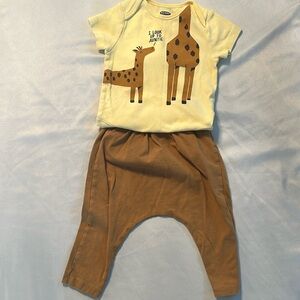 Old Navy 12-18M set